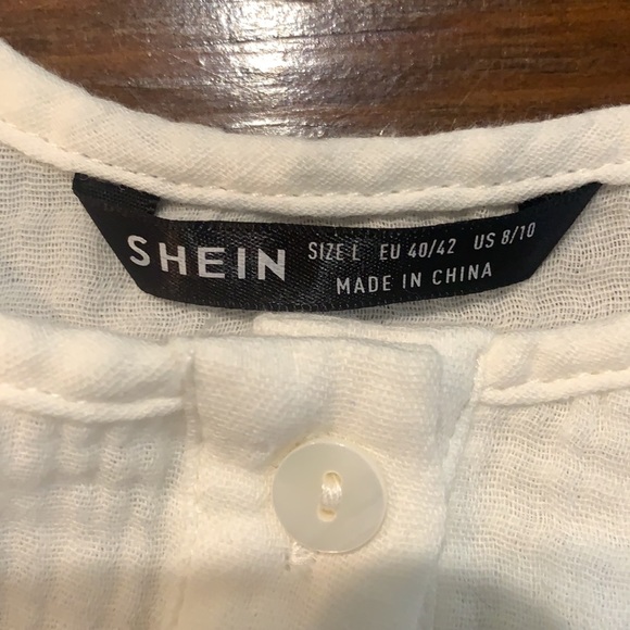 🌵3/$15 🌵 Shein white crop top - Picture 2 of 2